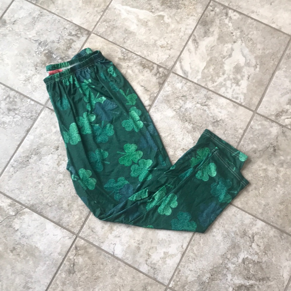SIMPLY ASTER ☘️☘️☘️HOLIDAY LEGGINGS—3x/4x